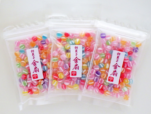 外国人　日本土産。